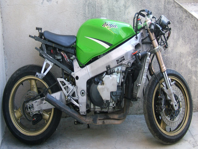 MON ZX7RR POUR LA PISTE