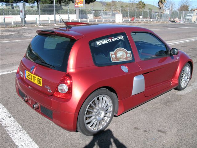 clio v6 102.jpg