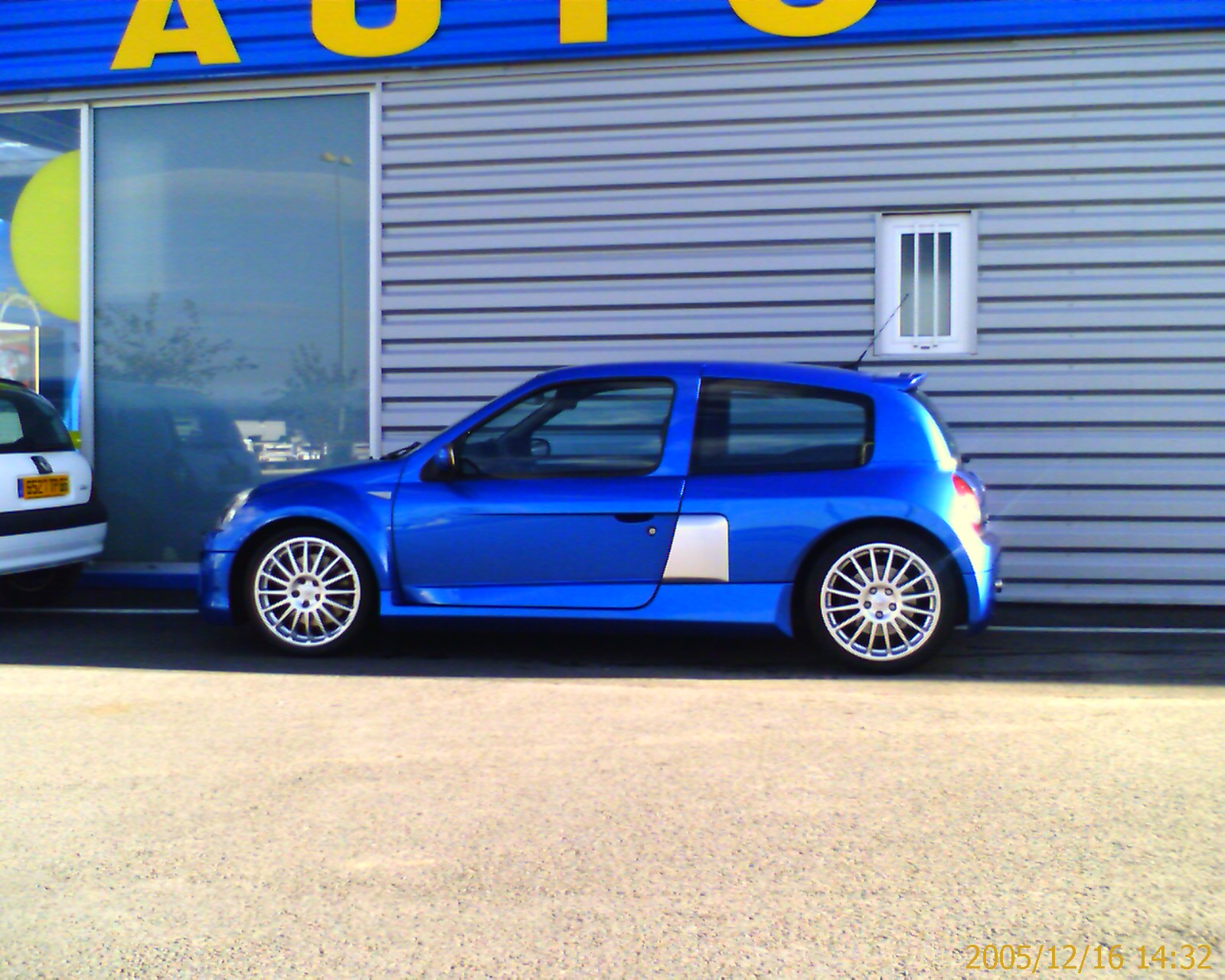Clio V6-5.jpg