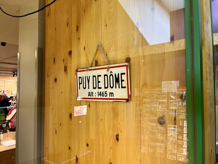 AC2D83E1-4E3F-4D97-BE8C-8FC0BC2832EE.jpeg (885.01 Kio) Vu 6357 fois Personne ne semblait prêt à faire la montée à pied !