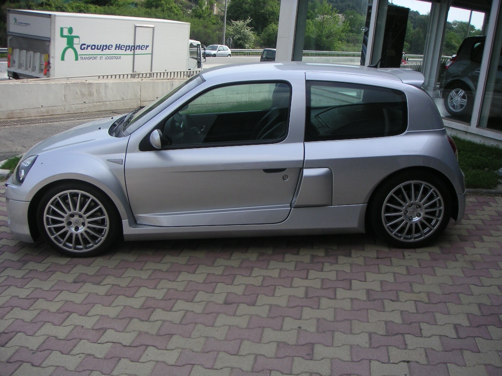 ds_CLIO V6 001.jpg