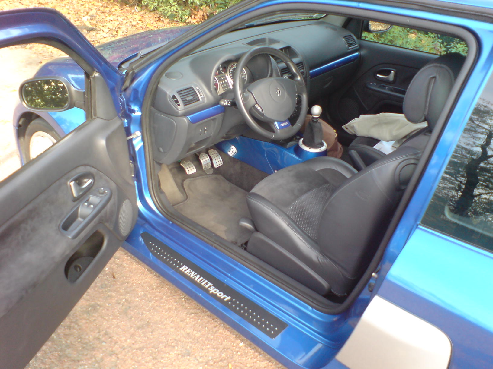 clioV6 007.jpg