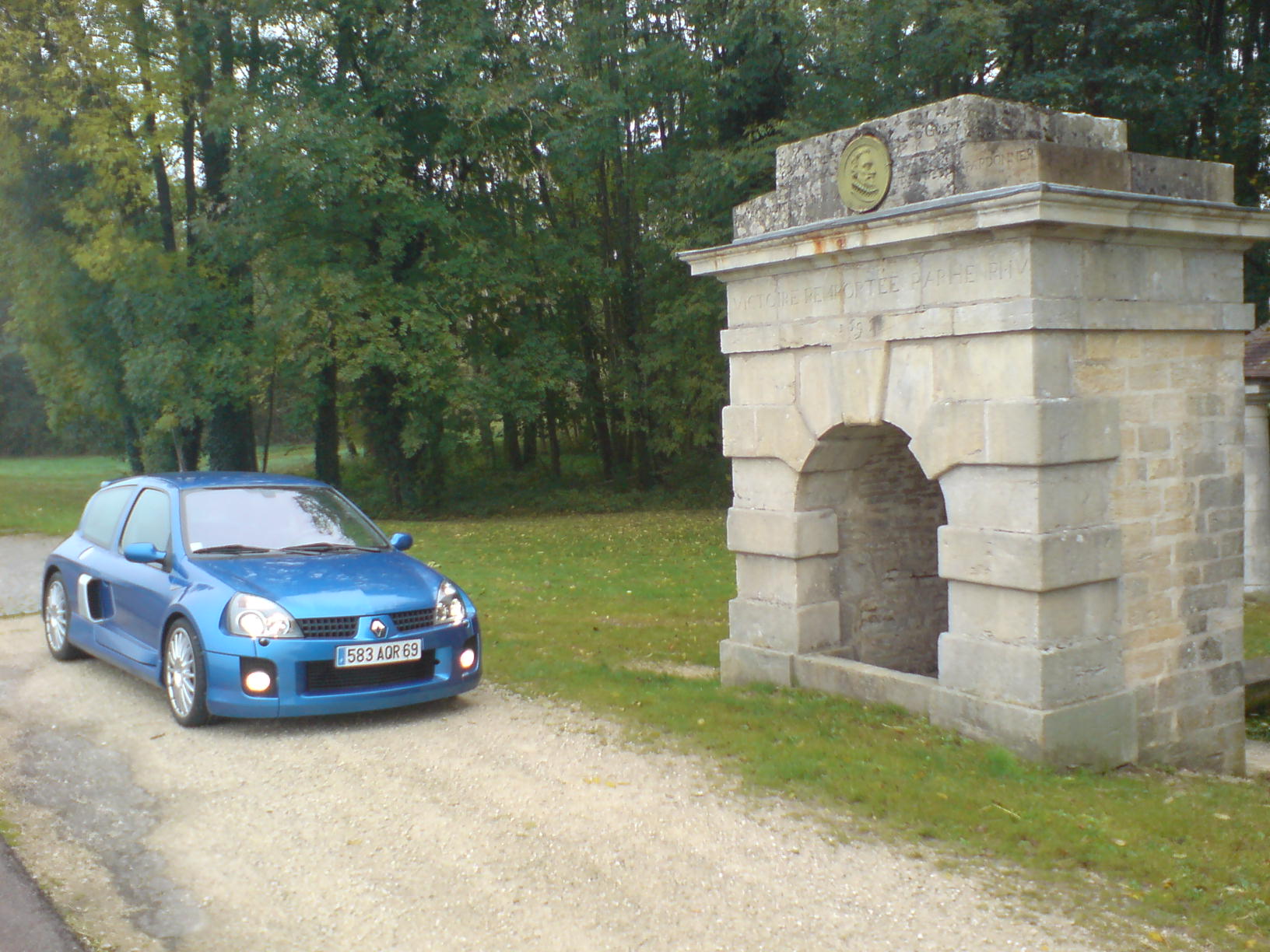 clioV6 001.jpg