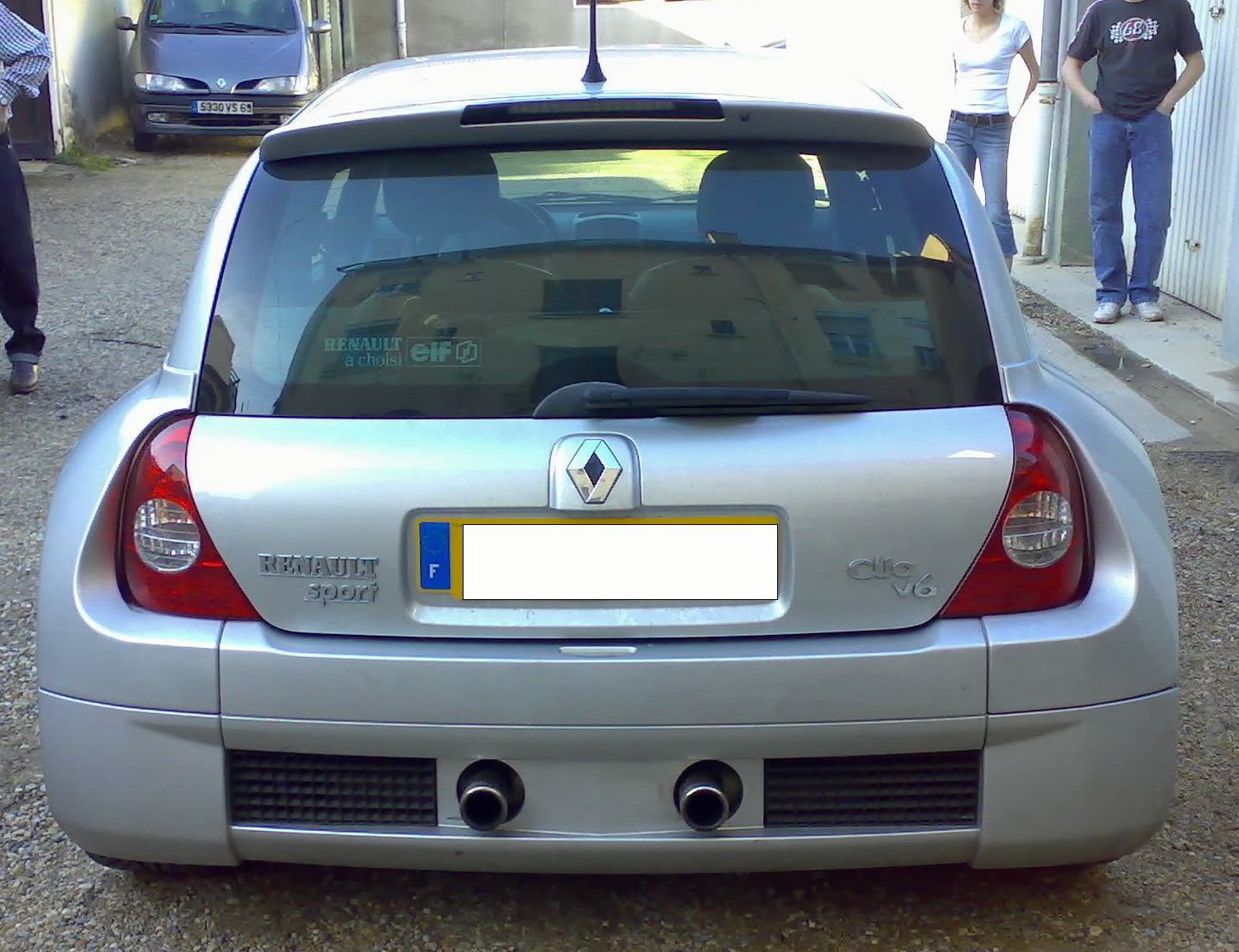 clio 2-001.jpg